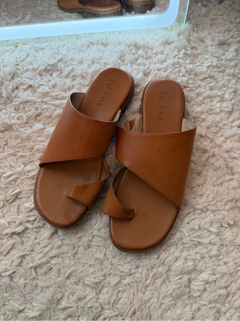 Tan Leather Cross-Strap Toe-Loop Sandals - Picture 1 of 8